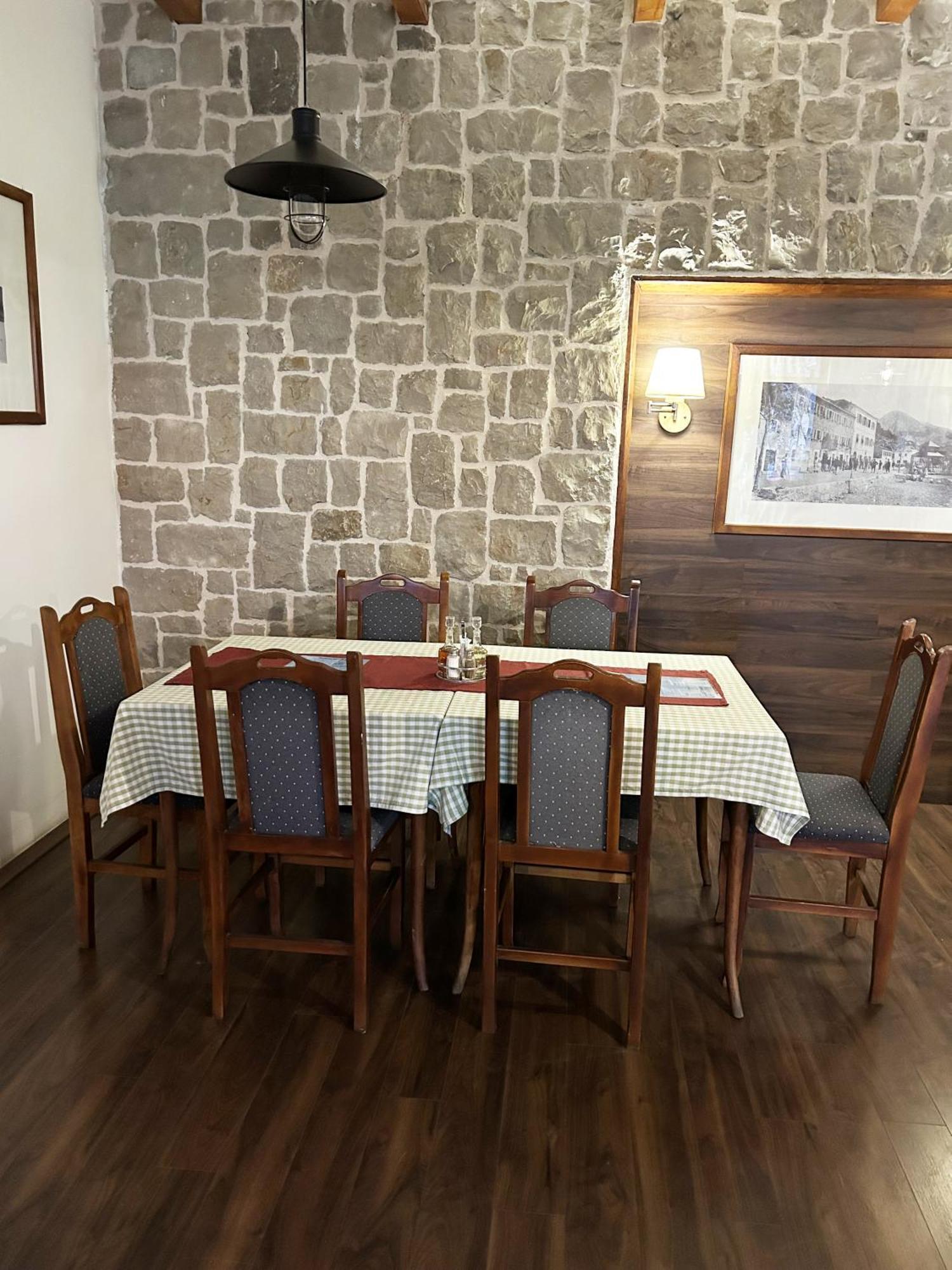 Restaurant & Apartments Jug Sutomore Extérieur photo